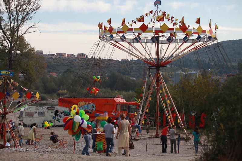  Circus Columbia  